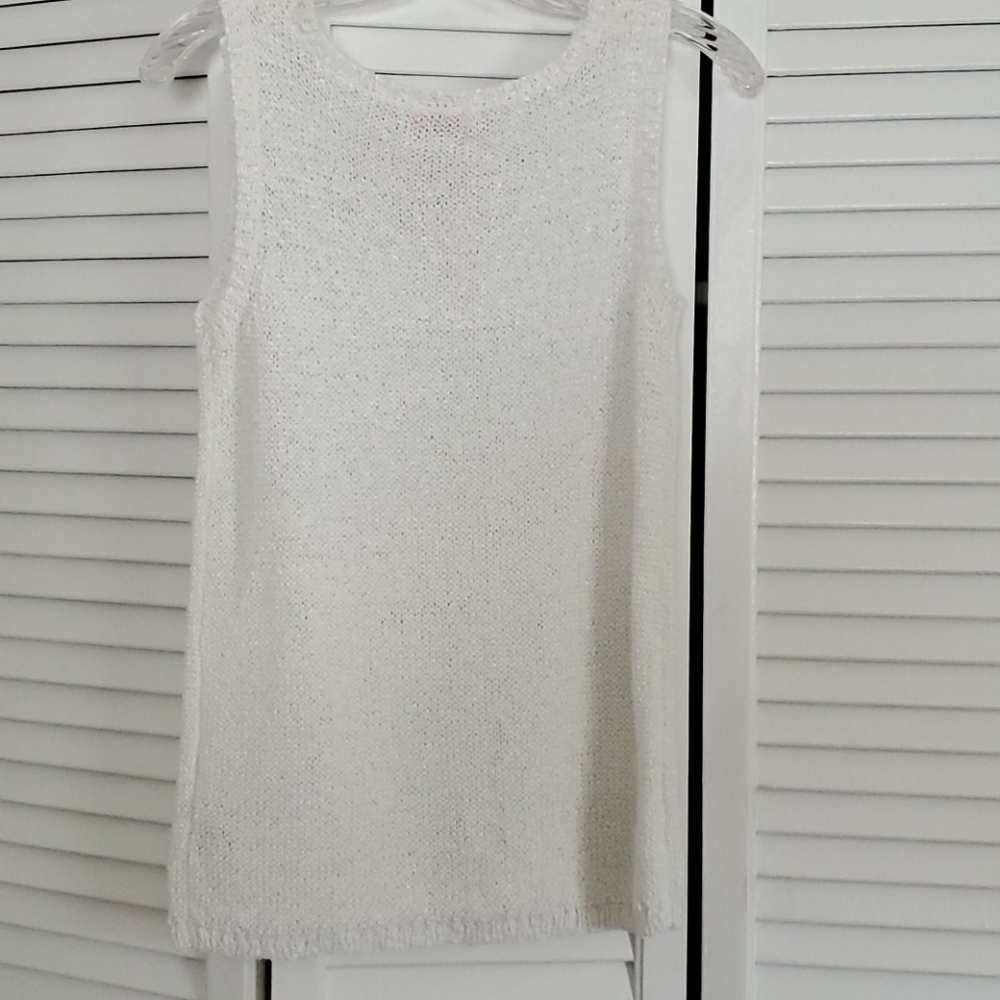 Ruby Rd. Sleeveless white top - Picture 2 of 3